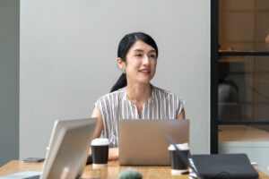 asian-beautiful-beverage-business-businesswoman-cheerful-1434027-pxhere.com (1)